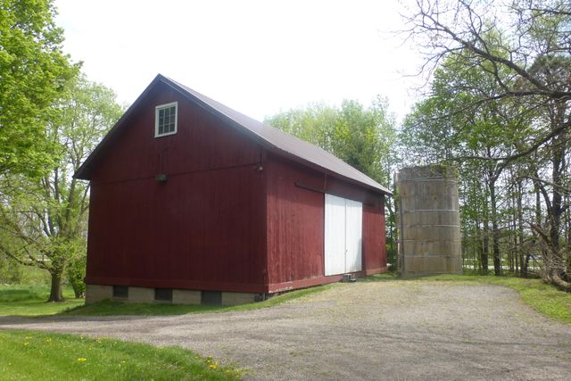 2710 W Winn Road, Niles, MI 49120