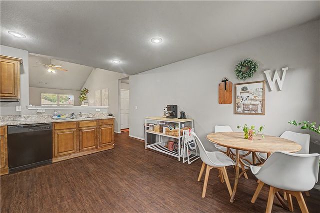 280 Glory Lane, Springdale, AR 72764