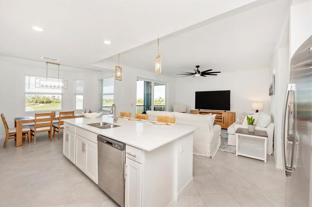 17625 OPAL SAND DRIVE 207, Venice, FL 34293