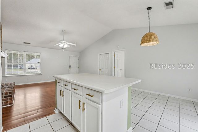 4 Shiney Leaf Ct, Ladys Island, SC 29907