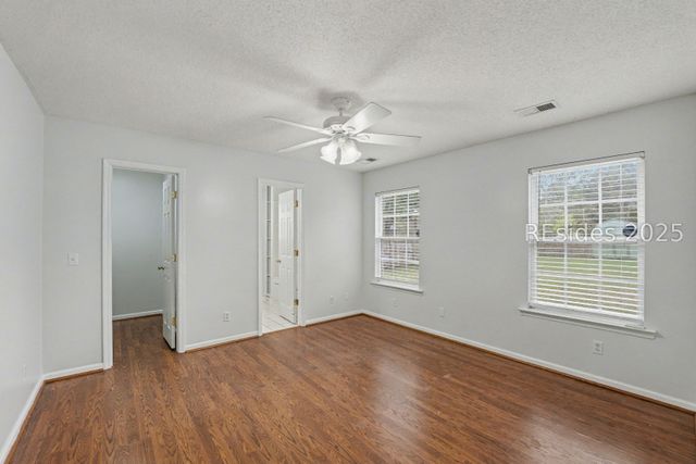 4 Shiney Leaf Ct, Ladys Island, SC 29907