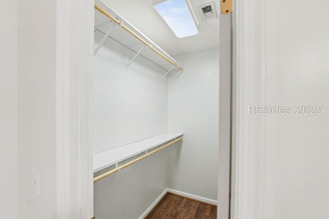 4 Shiney Leaf Ct, Ladys Island, SC 29907