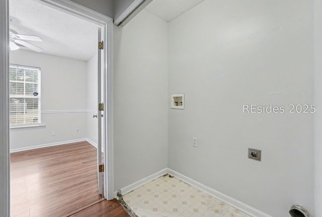 4 Shiney Leaf Ct, Ladys Island, SC 29907