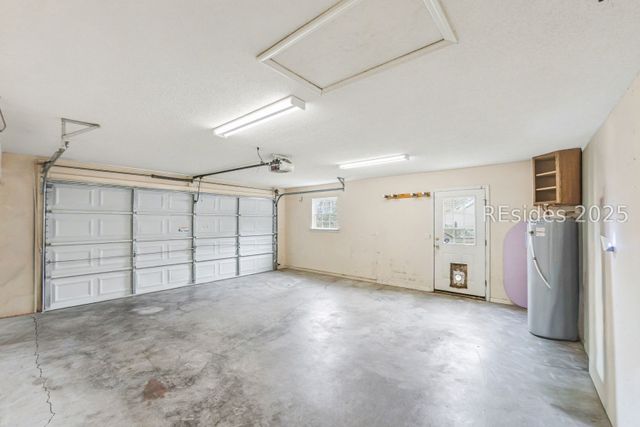 4 Shiney Leaf Ct, Ladys Island, SC 29907