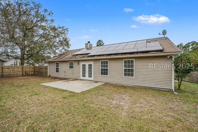 4 Shiney Leaf Ct, Ladys Island, SC 29907