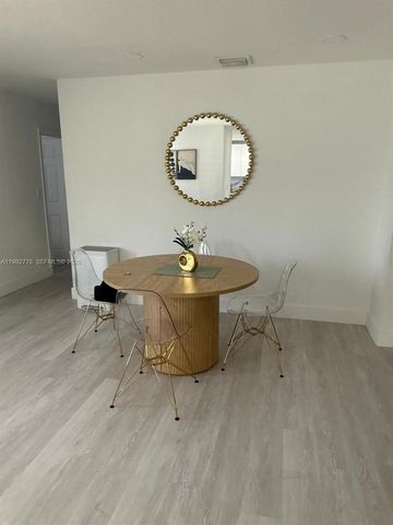 7884 NW 175th St, Hialeah, FL 33015