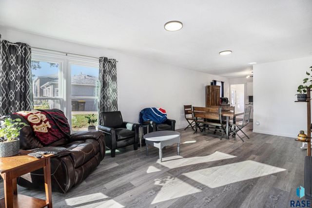 1301 S Gary Dr Drive, Sioux Falls, SD 57103