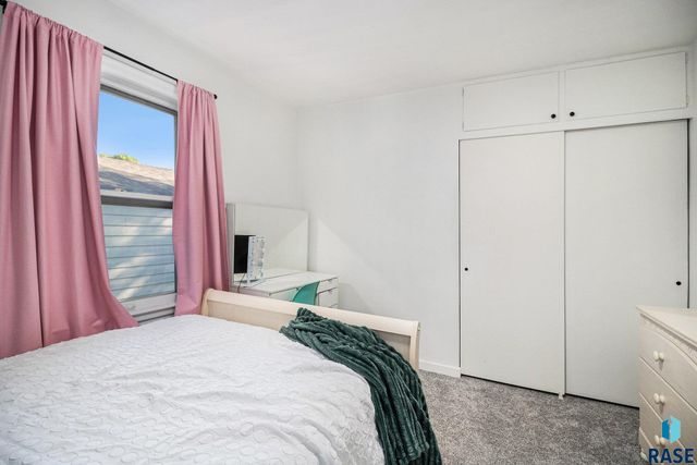 1301 S Gary Dr Drive, Sioux Falls, SD 57103