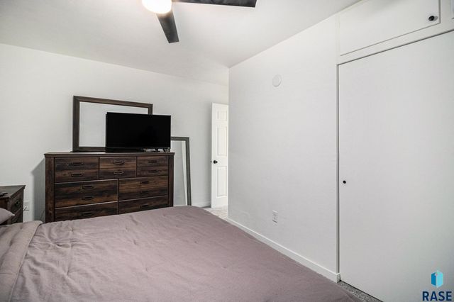 1301 S Gary Dr Drive, Sioux Falls, SD 57103