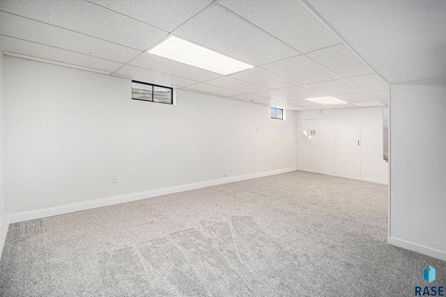 1301 S Gary Dr Drive, Sioux Falls, SD 57103