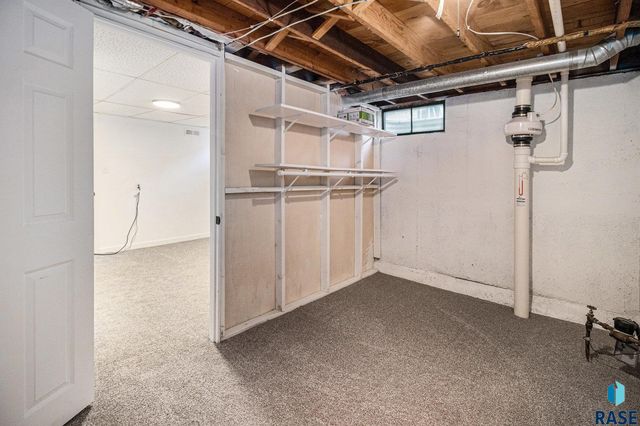 1301 S Gary Dr Drive, Sioux Falls, SD 57103