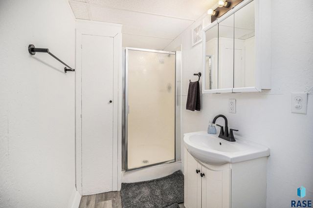 1301 S Gary Dr Drive, Sioux Falls, SD 57103