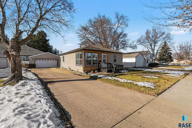 1301 S Gary Dr Drive, Sioux Falls, SD 57103