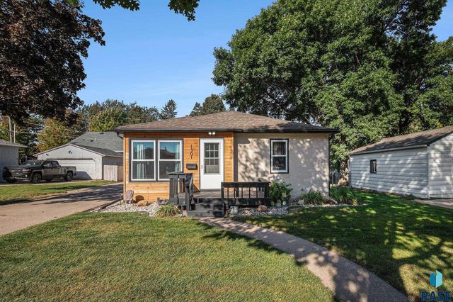 1301 S Gary Dr Drive, Sioux Falls, SD 57103