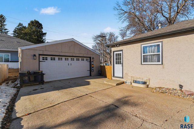 1301 S Gary Dr Drive, Sioux Falls, SD 57103