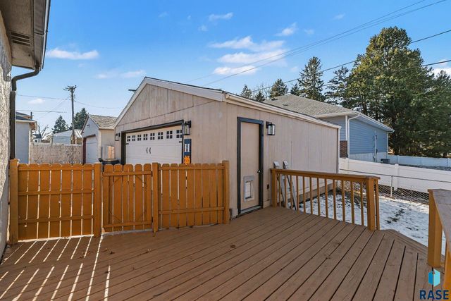 1301 S Gary Dr Drive, Sioux Falls, SD 57103