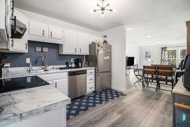 1301 S Gary Dr Drive, Sioux Falls, SD 57103