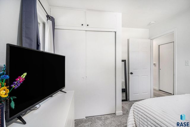 1301 S Gary Dr Drive, Sioux Falls, SD 57103