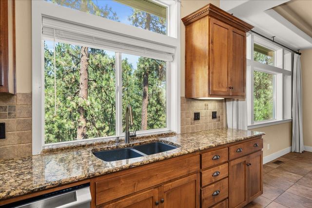 223 N Lindeblad Ln, Liberty Lake, WA 99019