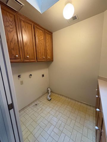 1829 Oak Leaf Dr, Modesto, CA 95354