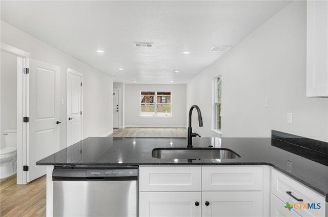 905 S Martin Luther King Jr Drive A&B, Temple, TX 76504