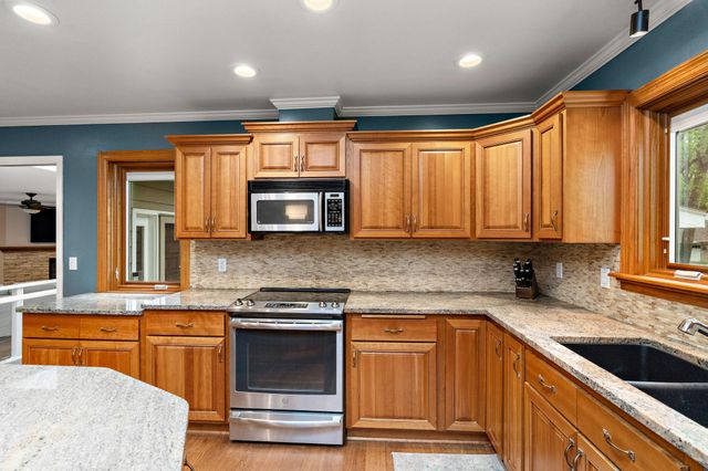 13412 Tudor Road, Hopkins, MN 55305