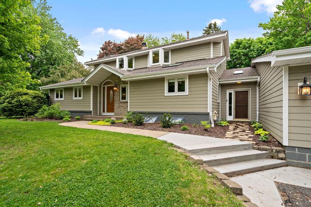 13412 Tudor Road, Hopkins, MN 55305