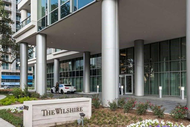 2047 Westcreek Lane 1105, Houston, TX 77027