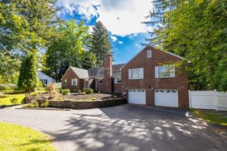 2645 Albany Avenue, West Hartford, CT 06117
