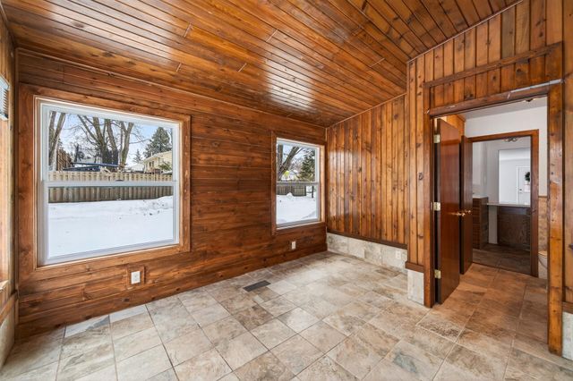 346 Mcknight Road S, Maplewood, MN 55119