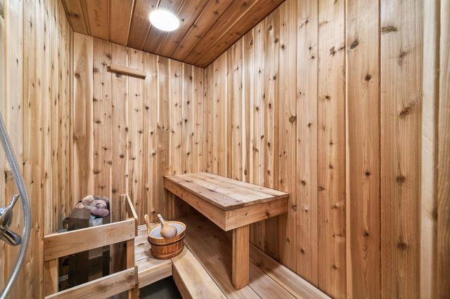 346 Mcknight Road S, Maplewood, MN 55119