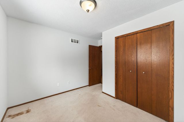 346 Mcknight Road S, Maplewood, MN 55119