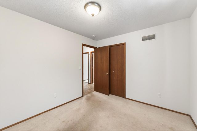 346 Mcknight Road S, Maplewood, MN 55119