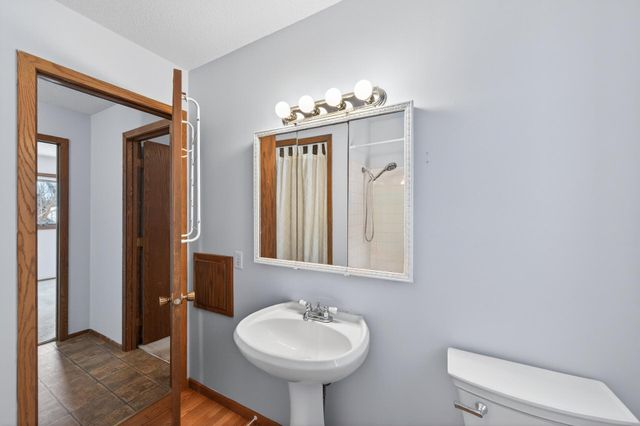 346 Mcknight Road S, Maplewood, MN 55119