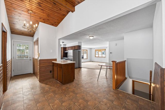 346 Mcknight Road S, Maplewood, MN 55119