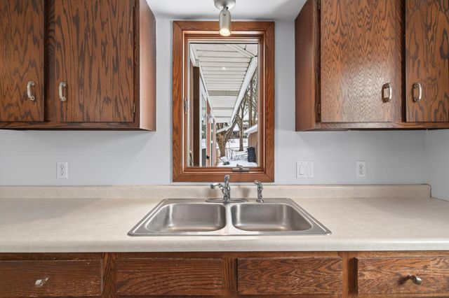 346 Mcknight Road S, Maplewood, MN 55119