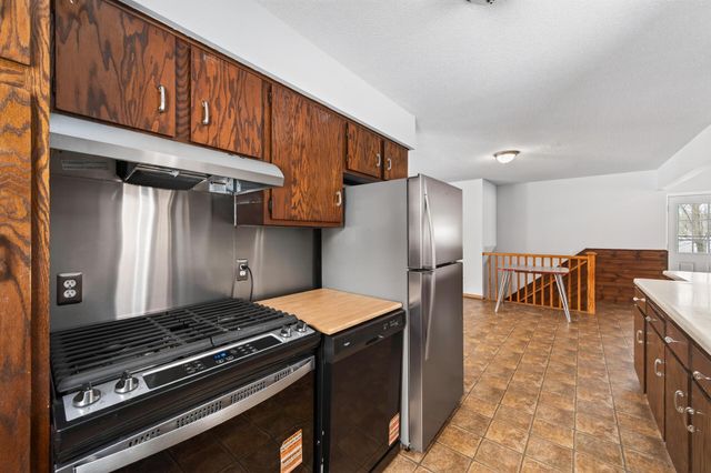 346 Mcknight Road S, Maplewood, MN 55119