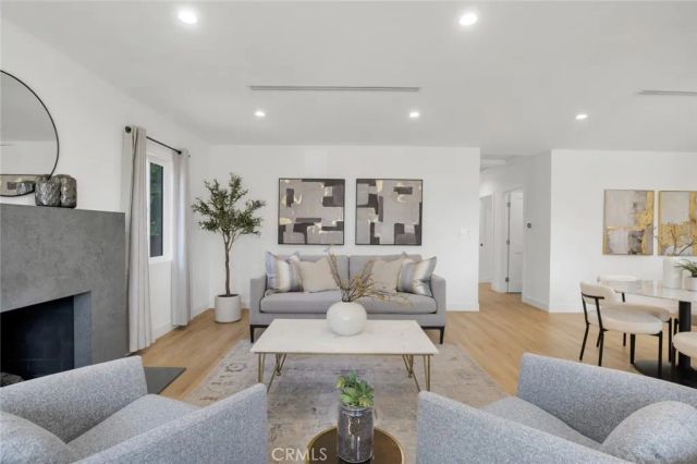 2115 W Clark Avenue, Burbank, CA 91506
