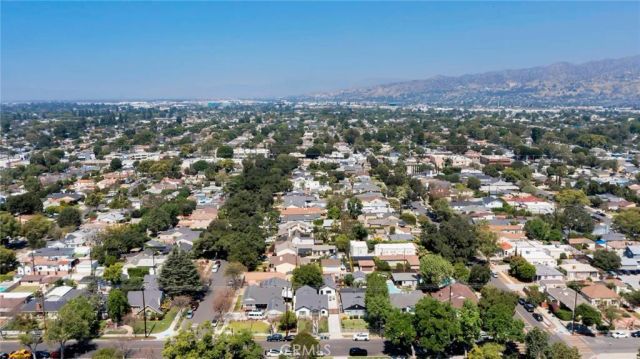 2115 W Clark Avenue, Burbank, CA 91506