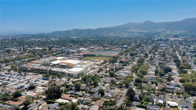 2115 W Clark Avenue, Burbank, CA 91506