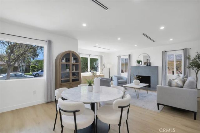 2115 W Clark Avenue, Burbank, CA 91506