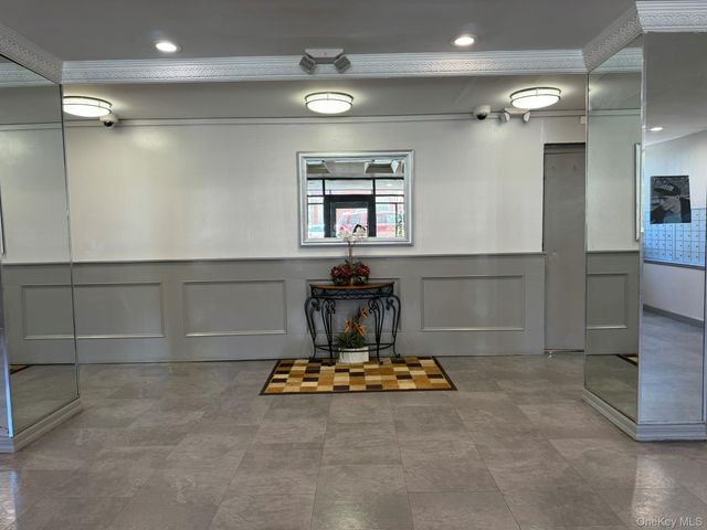 8470 129th Street 6L, Kew Gardens, NY 11415