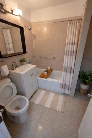 8470 129th Street 6L, Kew Gardens, NY 11415