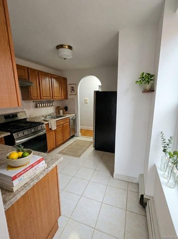 8470 129th Street 6L, Kew Gardens, NY 11415