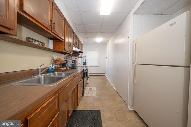 206 E HINCKLEY AVE, Ridley Park, PA 19078