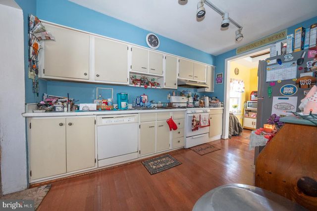 206 E HINCKLEY AVE, Ridley Park, PA 19078