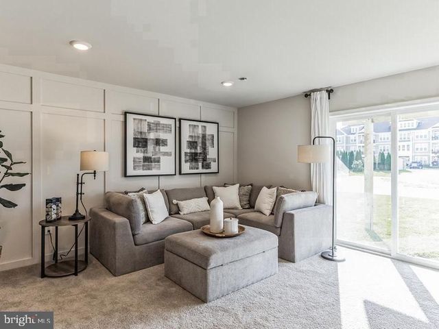 260 MACOUN WAY, Glassborough, NJ 08028