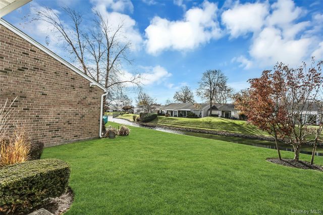 55 Harbor North, Amityville, NY 11701