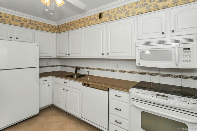 55 Harbor North, Amityville, NY 11701