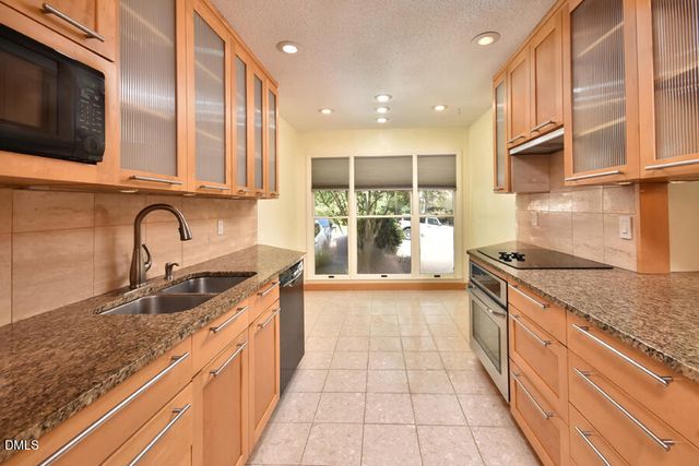 102 Mallard Court, Chapel Hill, NC 27517